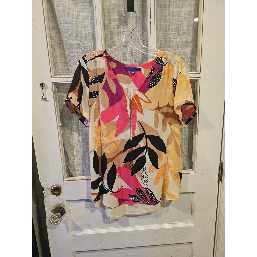 Apt 9 Pink and Beige Floral V-Neck Women's‎ Blouse Size Medium